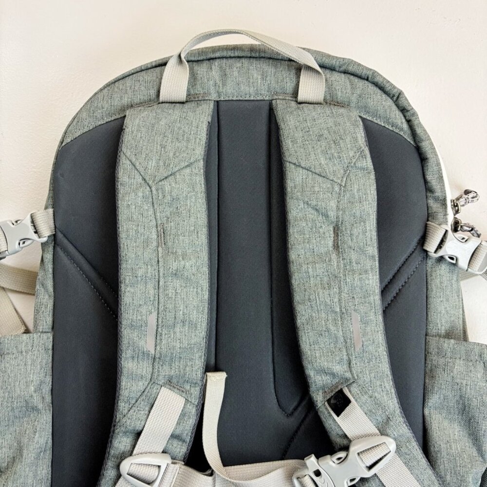 MOUNTAIN HARDWEAR Agami 27L Backpack Gray Mint Green Womens Daypack Hiking Camp - Picture 8 of 16